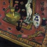 Statuettes et vases sur le tapis orientae (Nature morte en rouge de Venise)